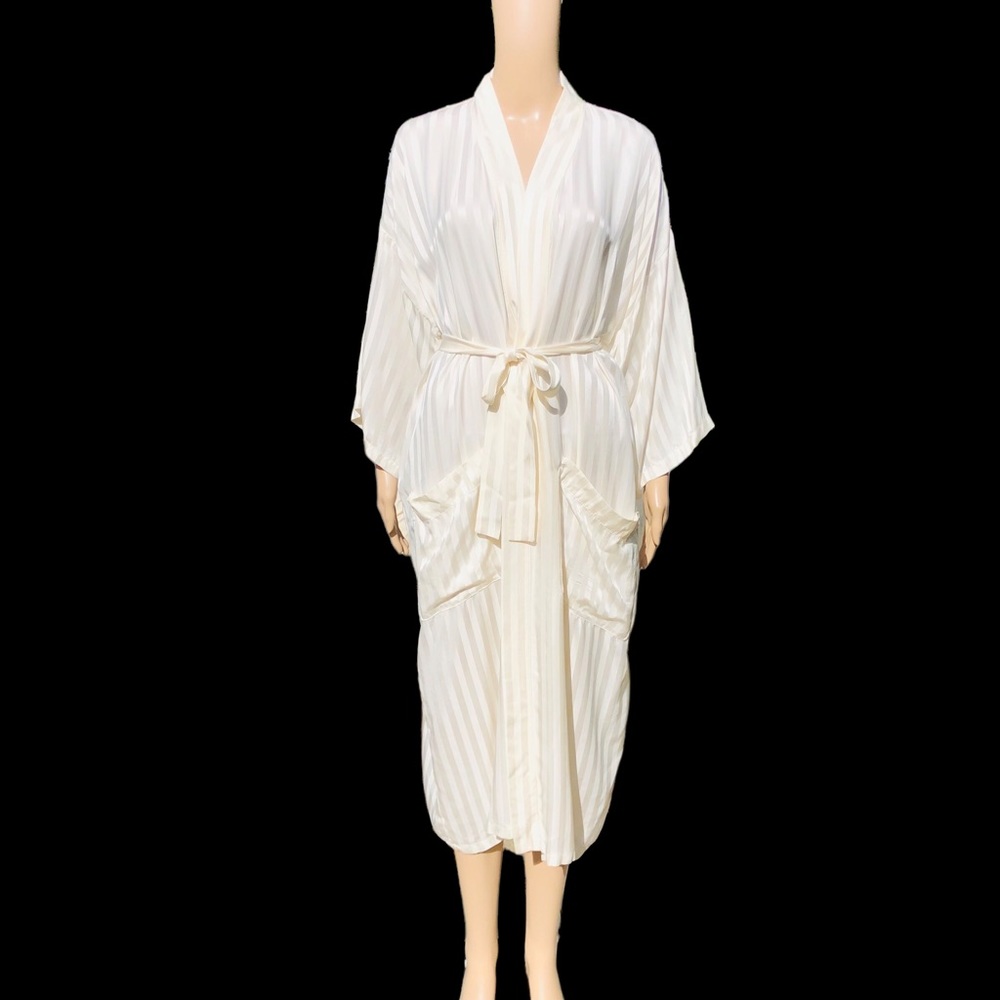 Caesar’s Palace Villas in Las Vegas white silk robe Damak stripe Unisex O/S